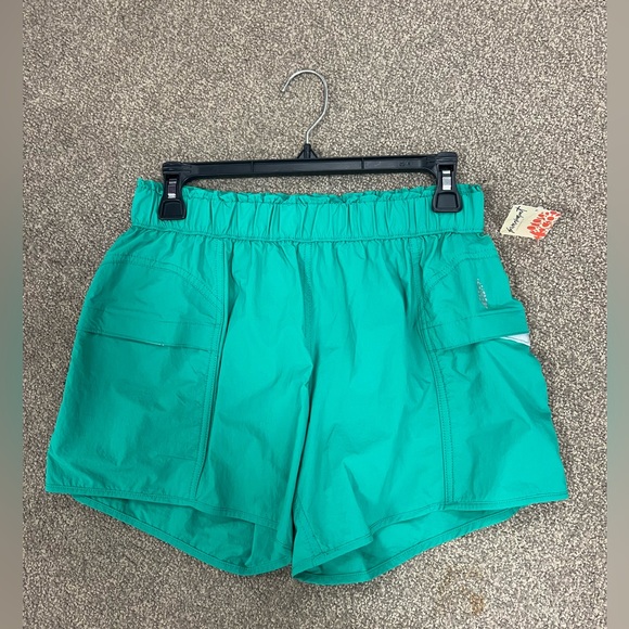 NWOT FREE PEOPLE IN THE WILD SHORTS IN COLOR LUCKY CHARM - Picture 7 of 9